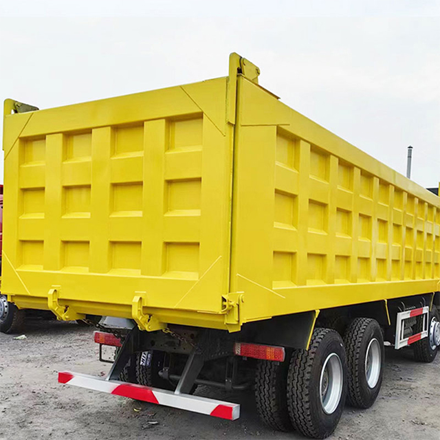 Used Sinotruk HOWO Euro3 Diesel 371HP 8*4 Dump Tipper Transport Truck